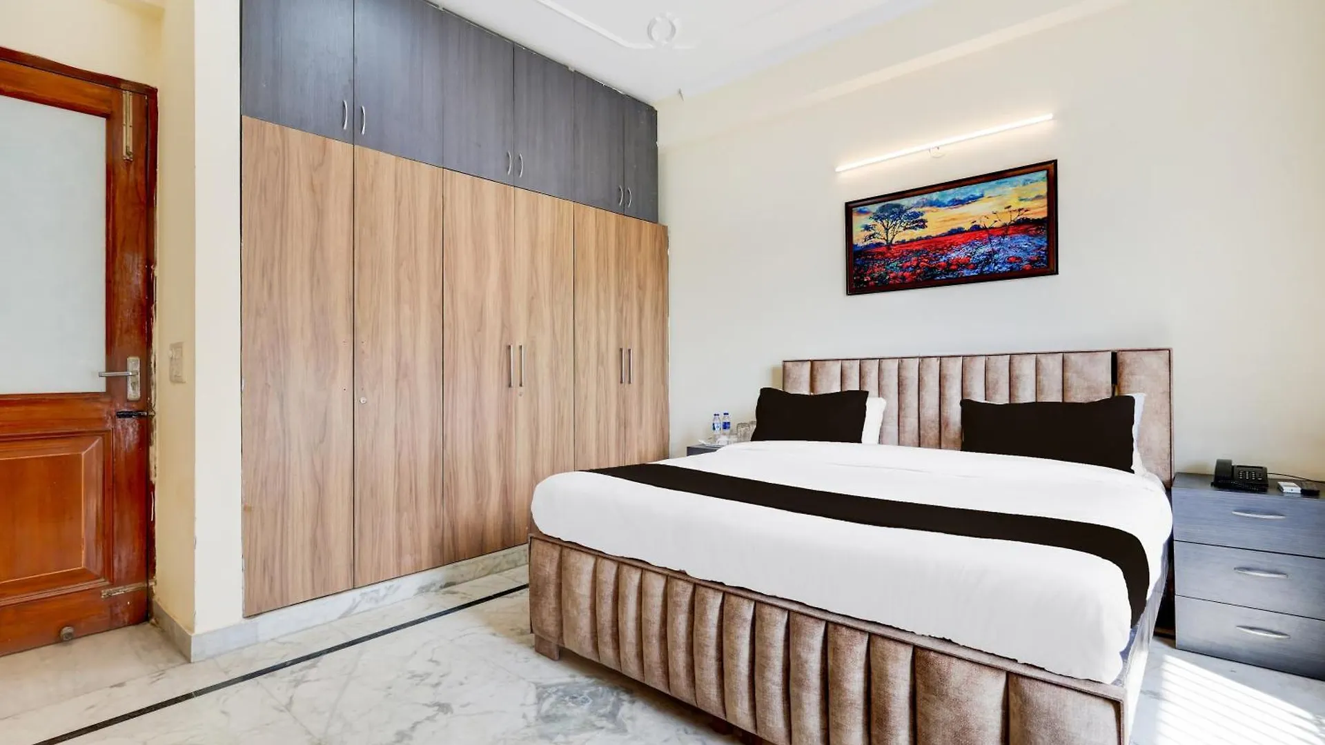 Hotel O Lotus Stay Gurgaon