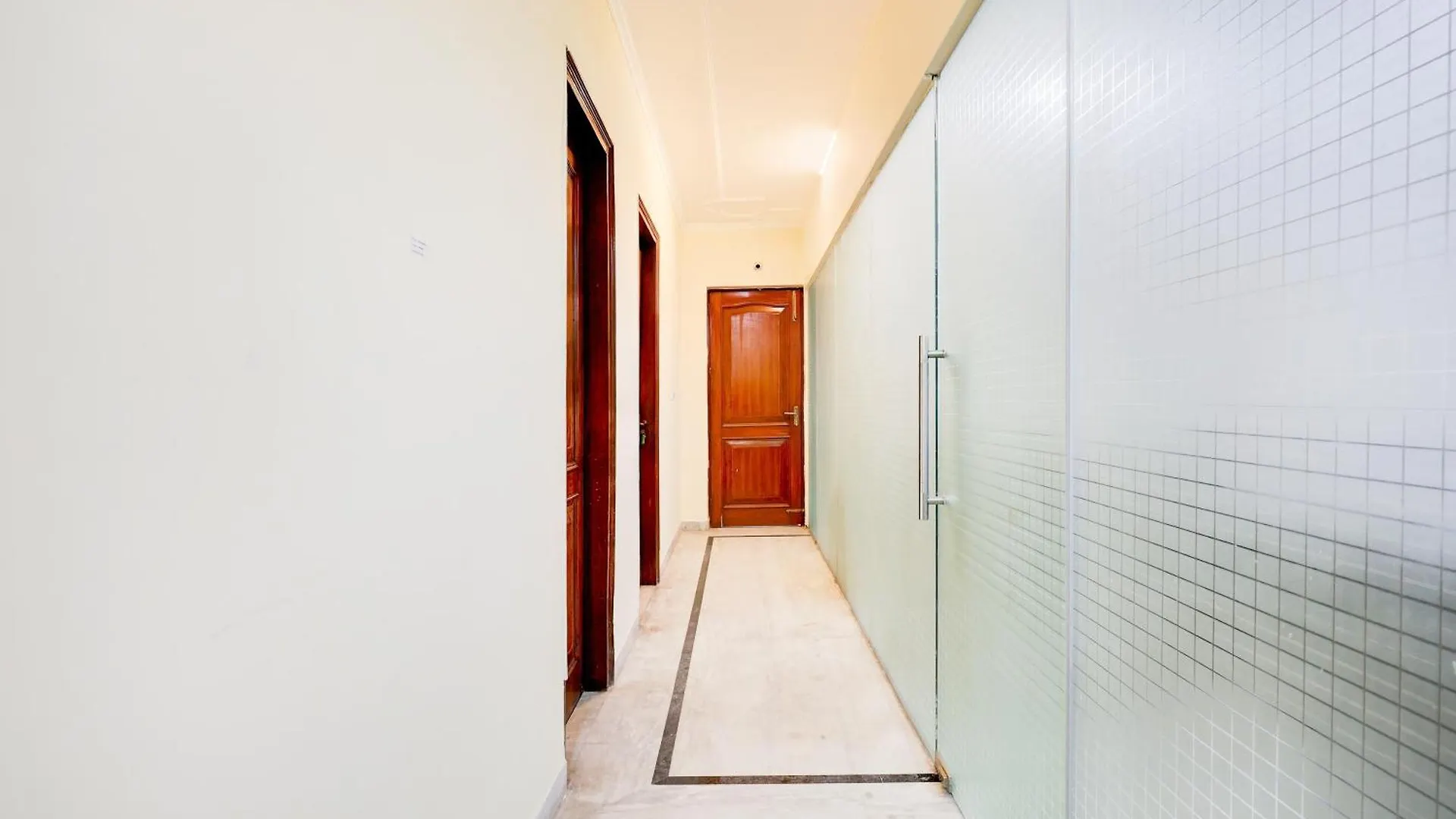 Hotel O Lotus Stay Gurgaon