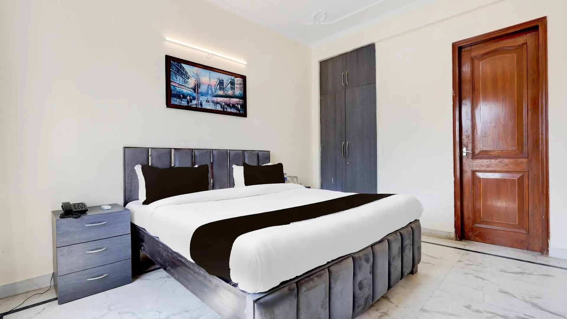 Hotel O Lotus Stay Gurgaon India